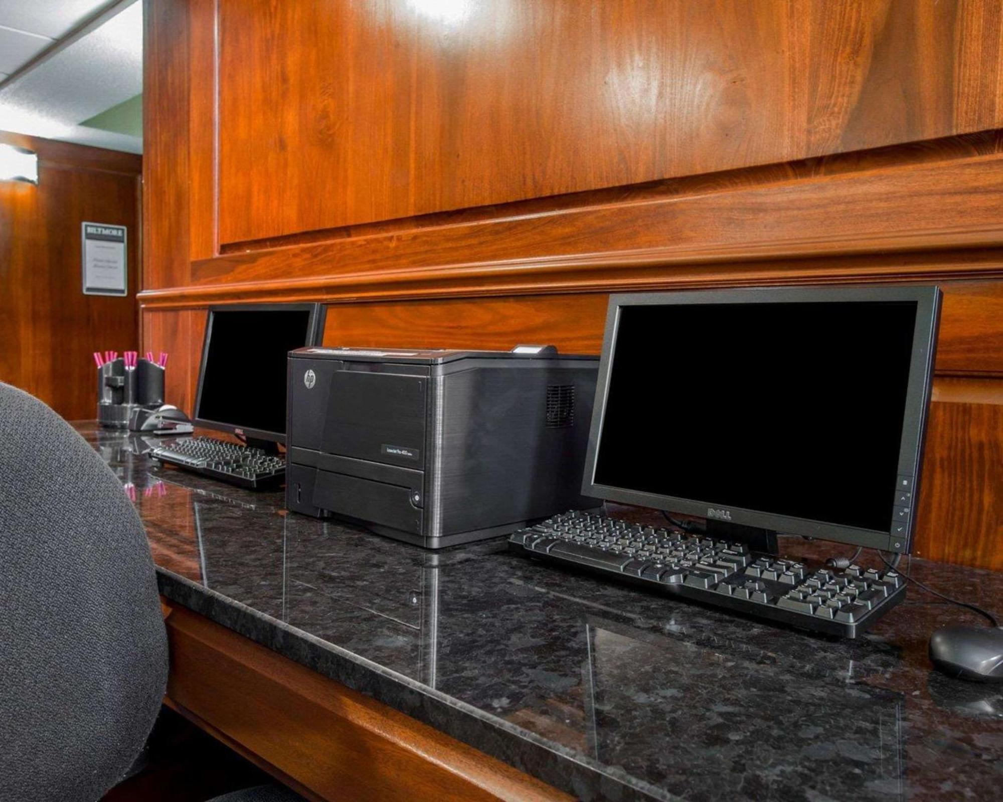 אשוויל Comfort Suites Outlet Center מראה חיצוני תמונה