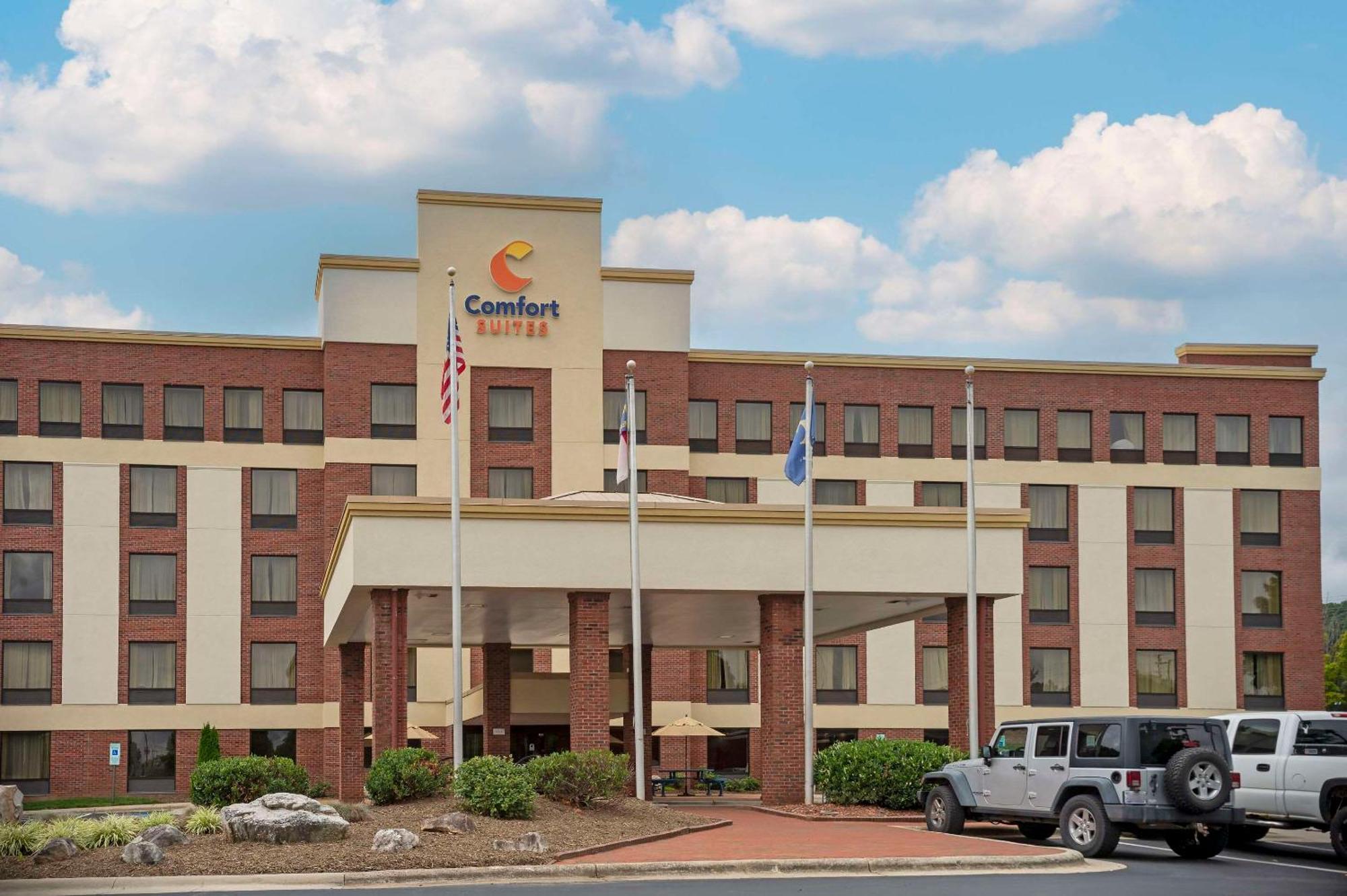 אשוויל Comfort Suites Outlet Center מראה חיצוני תמונה
