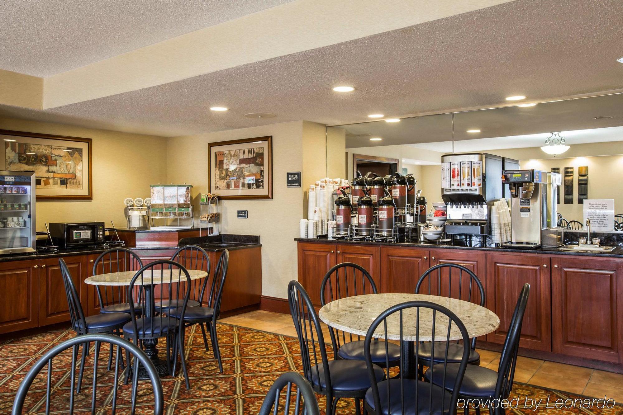 אשוויל Comfort Suites Outlet Center מראה חיצוני תמונה